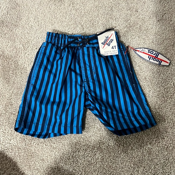 Toddler boy swimsuit size 4T - Picture 1 of 1